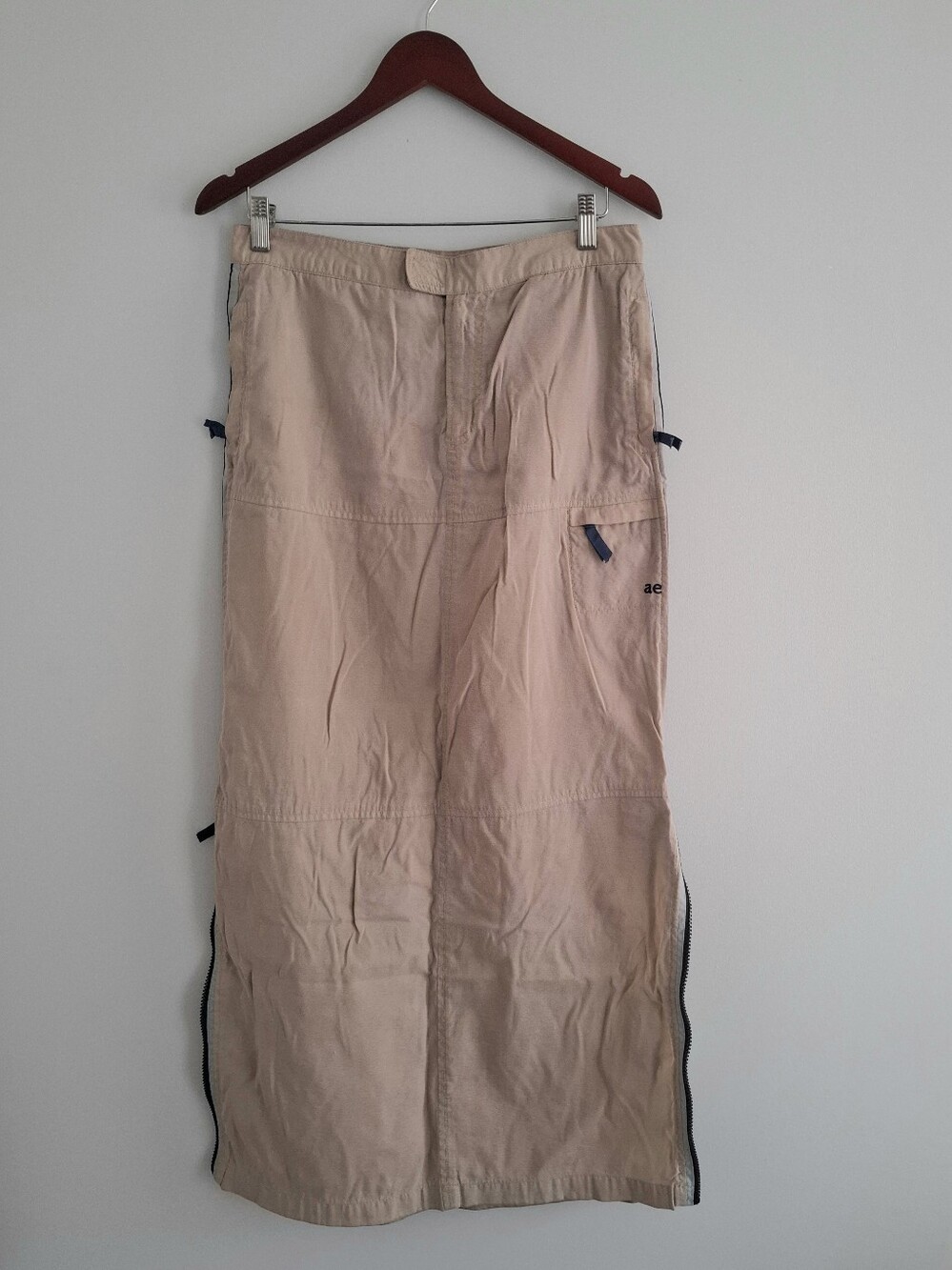 American Eagle Outfitters Vintage  Beige Cargo Skirt with Side Zippers SZ 8
